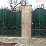 кованые ворота зеленые